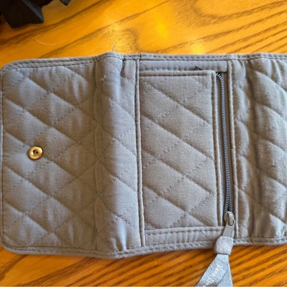 Vera Bradley Quilted Gray Compact Fold Wallet - Picture 2 of 4